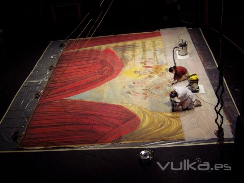 Restauración de pintura sobre lienzo: restauración del telón del teatro Vico de Jumilla