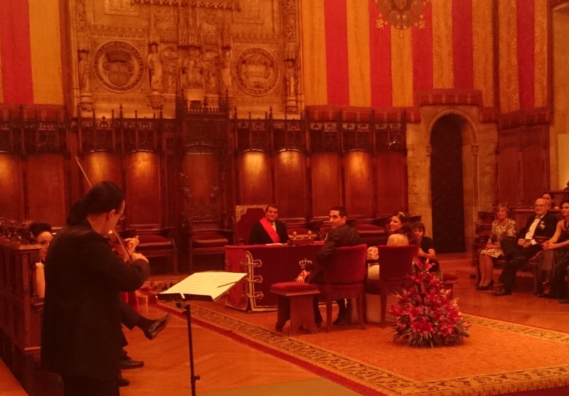 Ceremonia civil en el Sal de Cent del Ayuntamiento de Barcelona