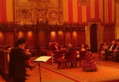 Ceremonia civil en el salo de cent del ayuntamiento de barcelona