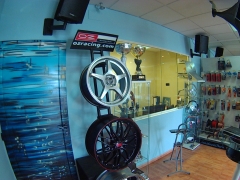 Interior tienda sonido astillero