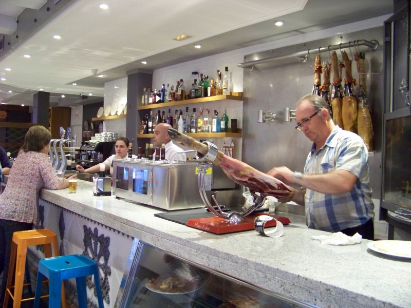 Asador Juan Carlos I. Interior barra