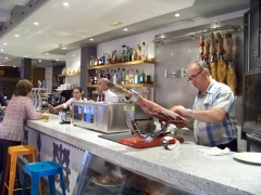 Asador juan carlos i interior barra