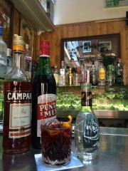 Tienda física y online de bebidas alcohólicas y refrescos. Compra vino, ginebra, refrescos...