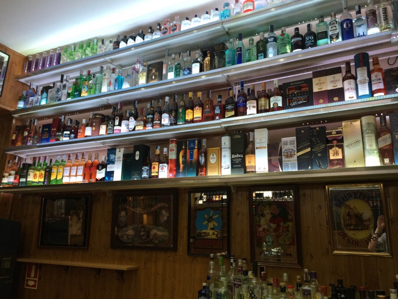 Tienda física y online de bebidas alcohólicas y refrescos. Compra vino, ginebra, refrescos.