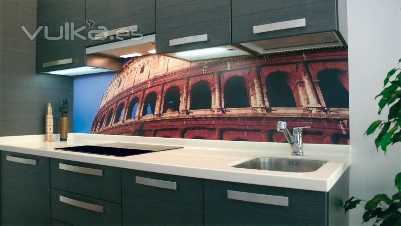 Foto del Coliseo sobre imn para cubrir la zona entre muebles de cocina.