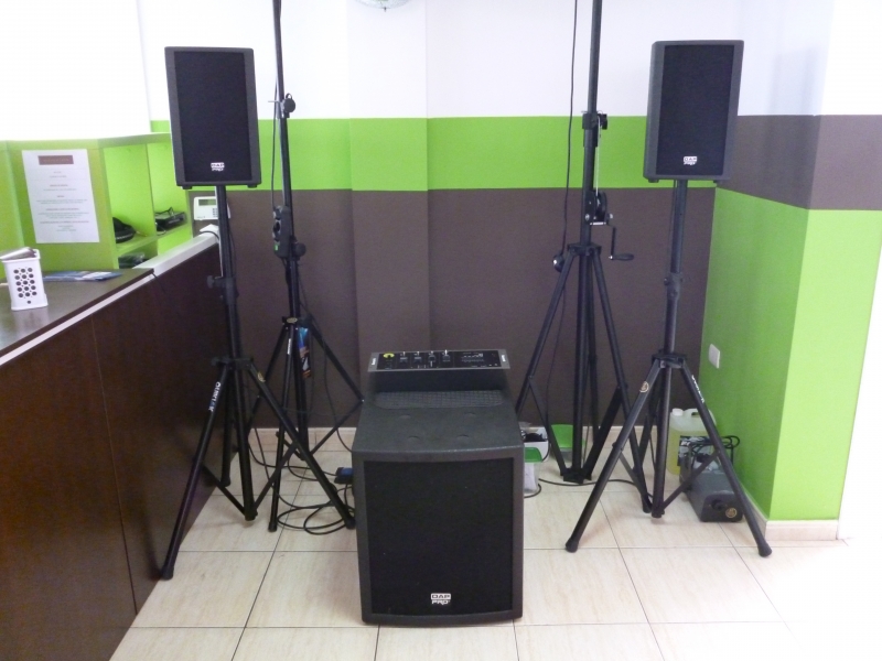 EQUIPO DE SONIDO COMPLETO POTENTE