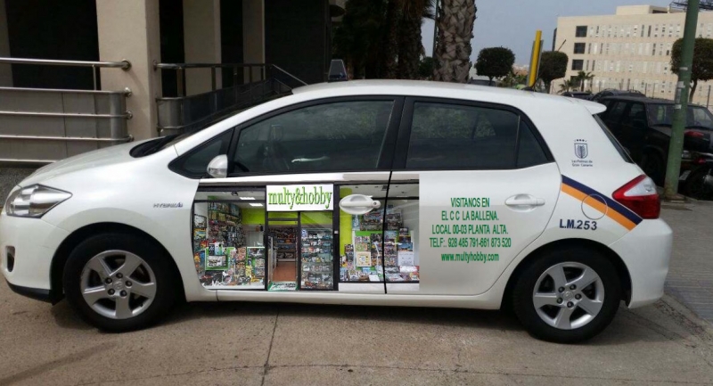 publicidad en taxi centro comercial la ballena