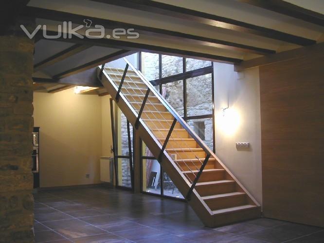 Rehabilitacin de vivienda. Escalera con iluminacin natural