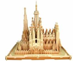 Puzzle de madera 3D Sagrada Familia. Incluye instrucciones. Edad recomendada 10+
