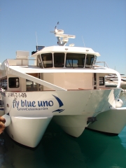 Barcos de alquiler en marbella. ferry fly-blue. capacidad para 120 pasajeros en dos niveles.