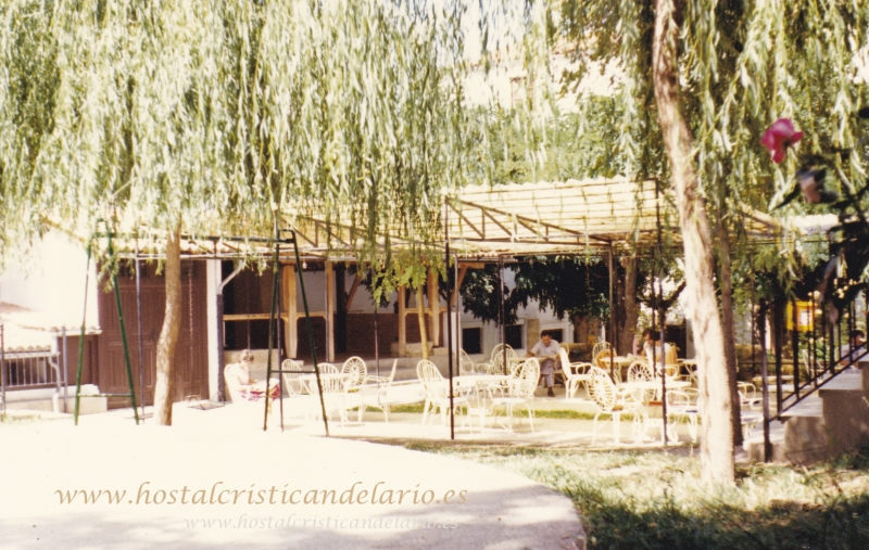 Nuestros jardines y terrazas-Hostal Cristi **-Candelario-Salamanca