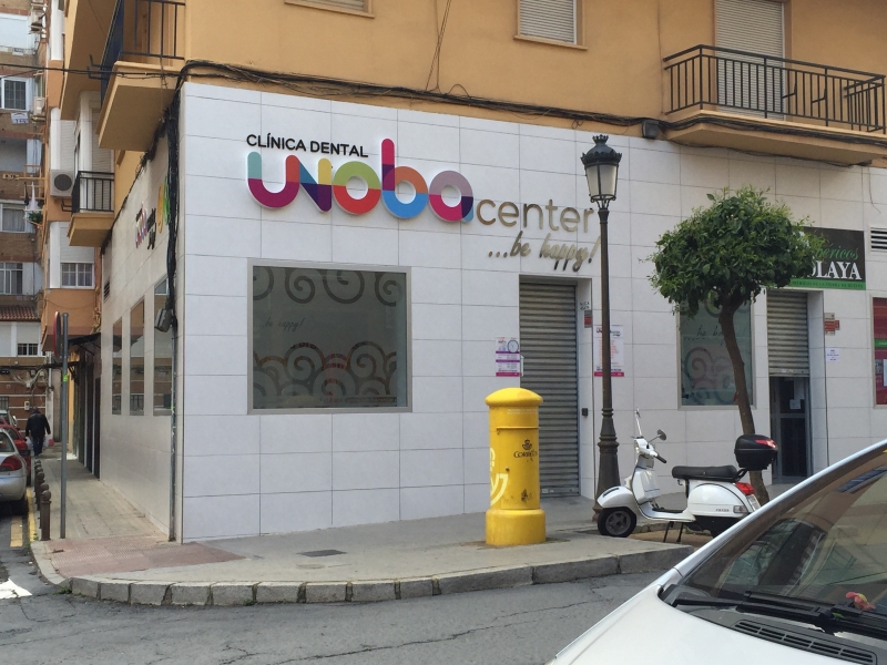 Fachada Clinica Dental Unoba Center