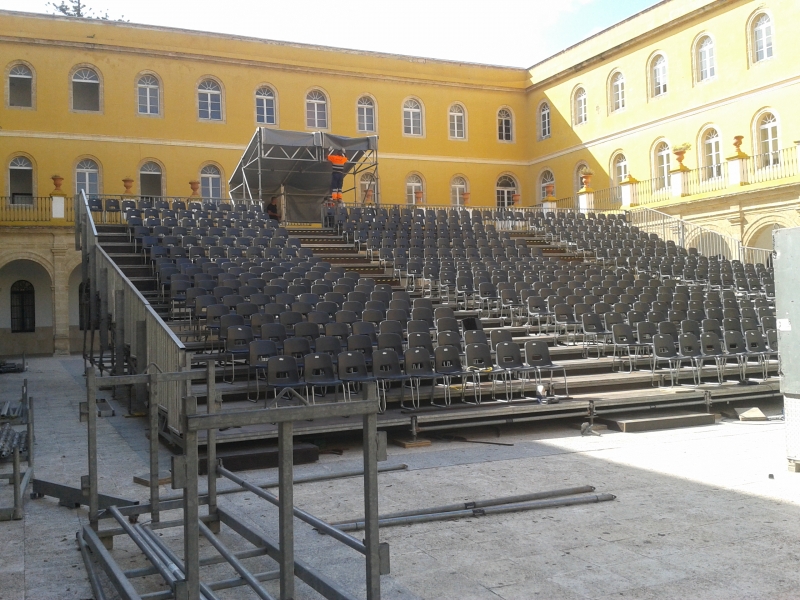 Gradas para eventos en cuartel militar de San Fernando