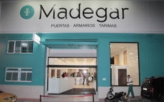 Madegar - puertas, armarios y tarimas en malaga