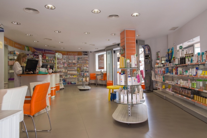 Interior Farmacia Verónica Aznar