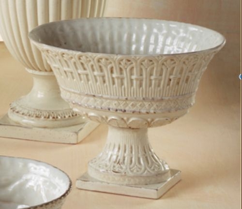 Centro de mesa de cerámica tipo clásica romana. Forma de copa.