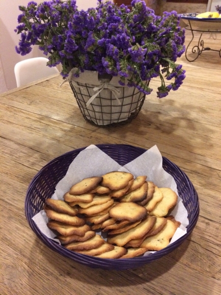 Servicio gratuito de caf y t: galletas de romero