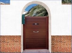Puerta peatonal panel sandwich