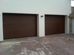 Puerta seccionable madera