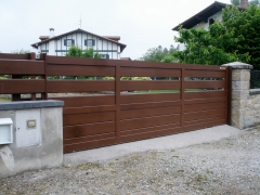 Fabricantes_puertas_metalicas_imitacion_madera_navarra