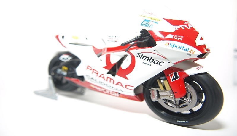 Moto miniatura a escala 1/12 - selegnajuguetes