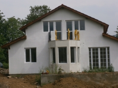 Casa eficiente stroicasa con estructura de madera,revestimiento aislante de 5 cm dos plantas,120 m2