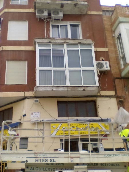 Reforma de fachada y refuerzo de balcones en C/ Fernando Diez de Mendoza,25, Alicante