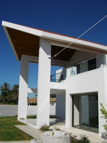 Vivienda unifamiliar de estilo moderno