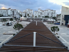 Pérgolas instaladas en Plaza Antonio Banderas (Puerto Banús), reformas en Marbella