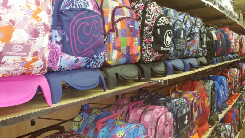 mochilas para los mas pequeños hasta los papas, todo tipo de tamaños y licencias.