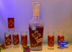 Juego de cristal con simbolo