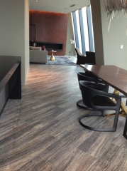 Pavimento en habitaciones de hotel flame towers (azerbaijan)