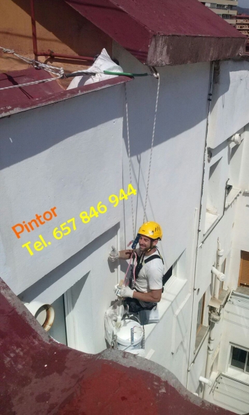 Pintor de fachada edificio Malaga