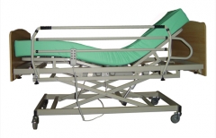 Cama articulada con carro elevador y barandillas
