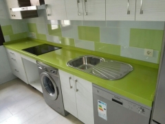 Encimera de cocina en verde fun de silestone