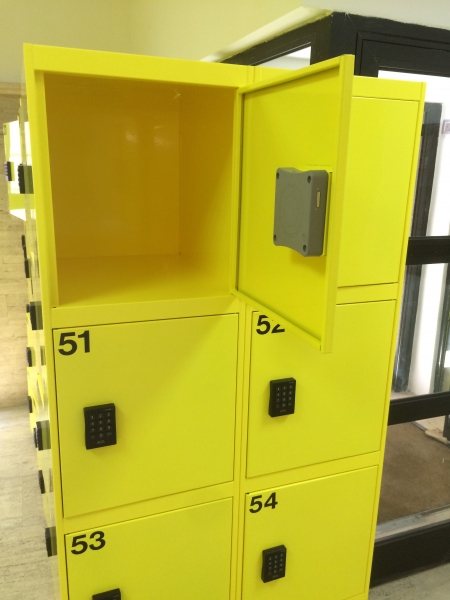 3 tamaños de consigna / locker. Precios a partir de 3,50 Eur/día. 