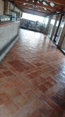 Suelo rustico de barro cocido