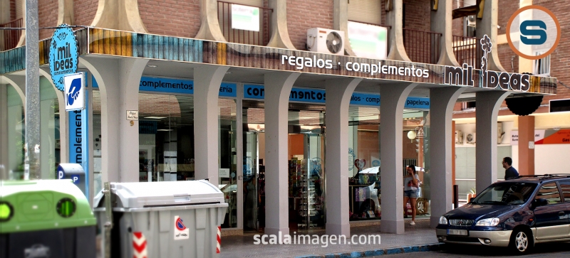 Rótulo para fachada de local comercial. Mil ideas, Lorca, Murcia