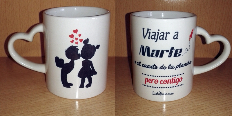 Taza con asa de corazn Viajar a Marte