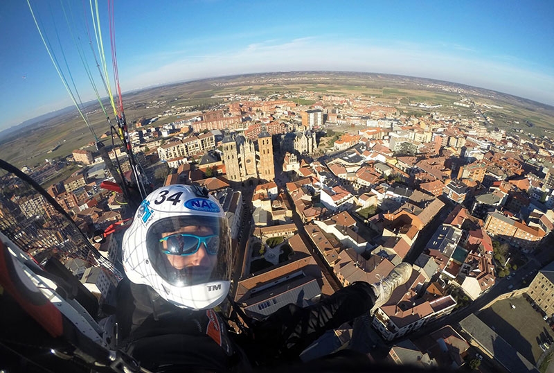 Casco de vuelo integral con comunicaciones ANUBIS