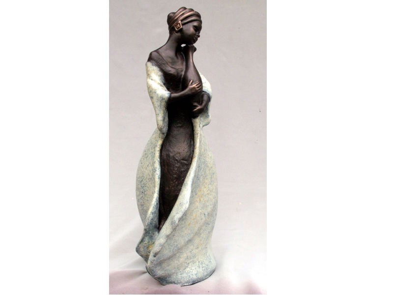 Escultura con acabado en bronce Mujer Africana con Cntaro. Llus Jord