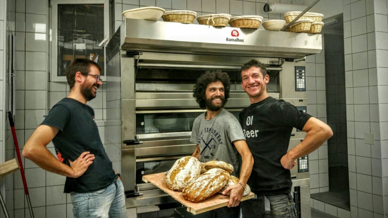 OBRADORES DE PANADERA. Panifiesto en Lavapis.