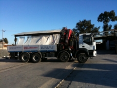 Camion de transporte y grua 80 tn/m para transporte yn grua  para trabajo de cesta y etc hasta  37 metros de altura
