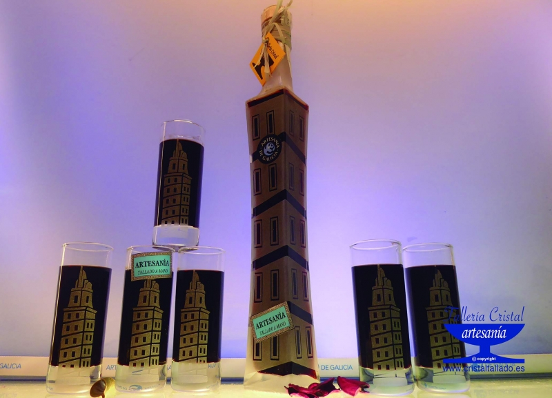 botellas grabadas con la torre de hercules