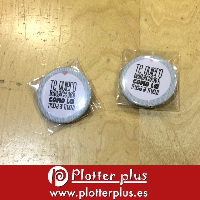 #Chapas personalizadas en #plotterplus de 31 mm o de 59 mm con el diseo que tu quieras. 