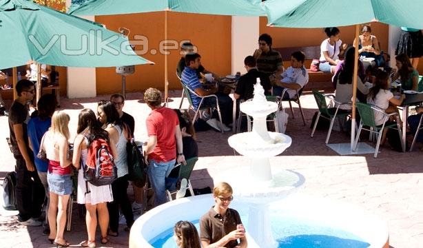 The Padre Rubio Hall patio is a meeting place for many SLU - Madrid students.