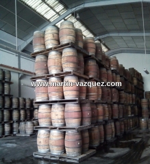 Used oak barrels, barricas usadas