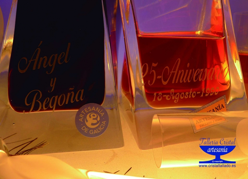 botellas de cristal de bohemia grabadas