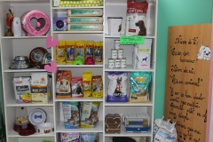 Articulos varios en la peluqueria canina rosalia garcia de cordoba