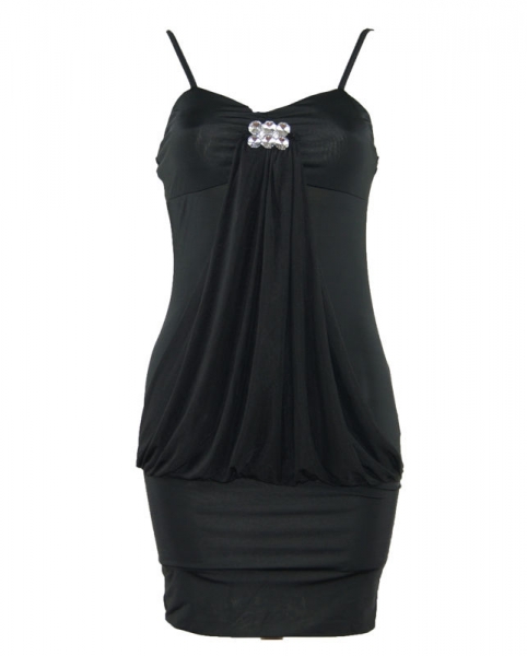 Mini-vestido negro de lycra, con broche y volante de gasa por delante.